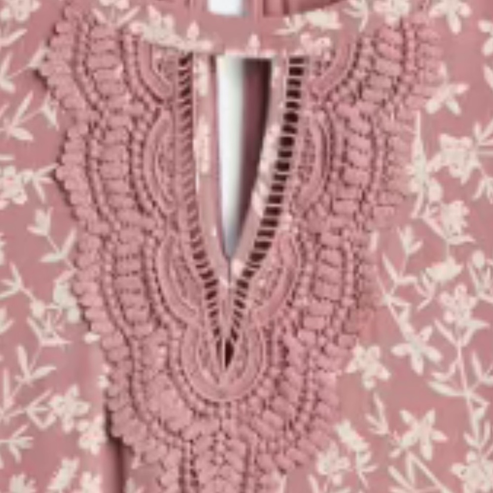 Quin sleeveless keyhole crochet blouse - Picture 2 of 4